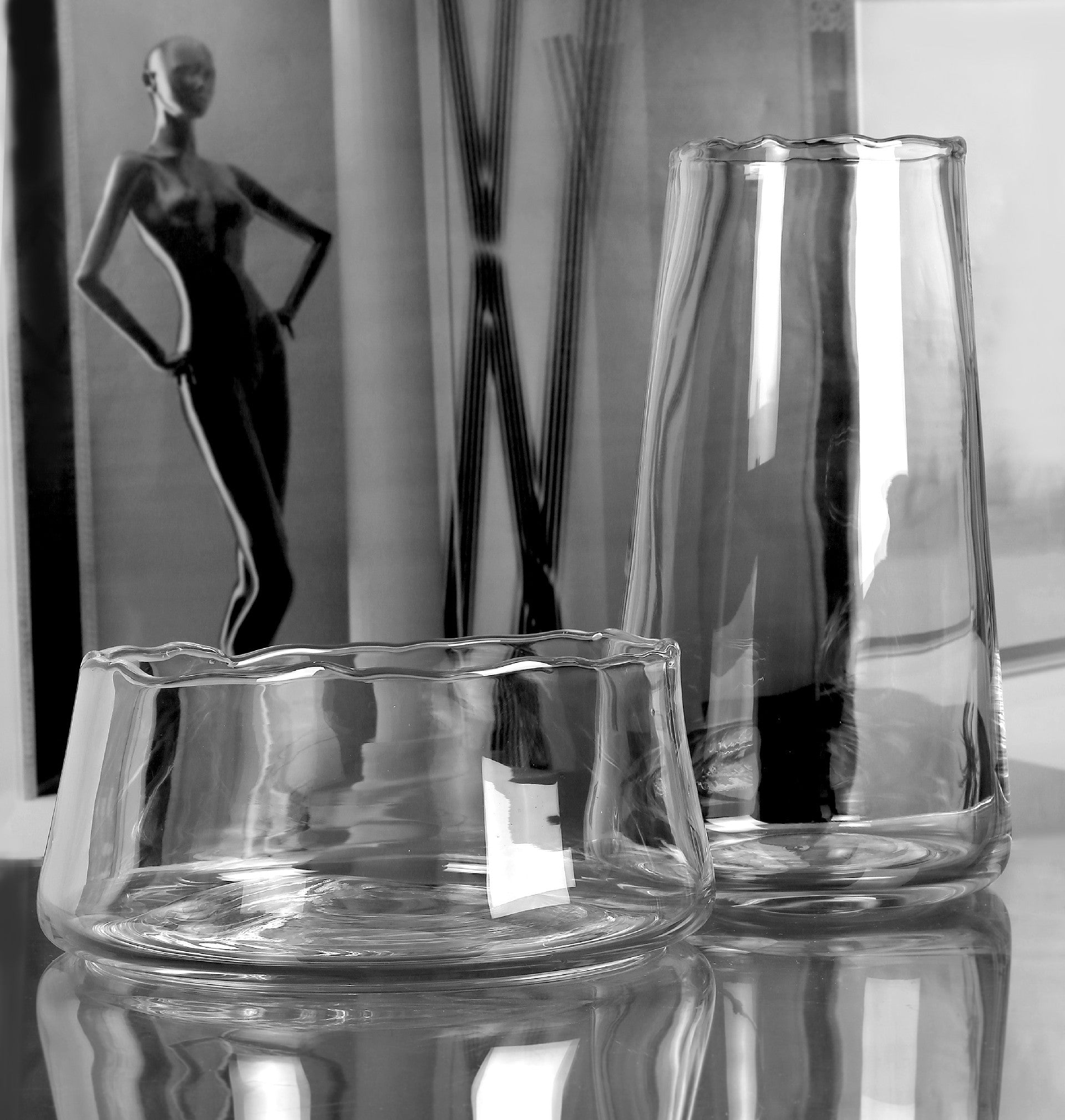 Sophisticated Glass Elegance: Unique Vases by Wrześniak Glassworks