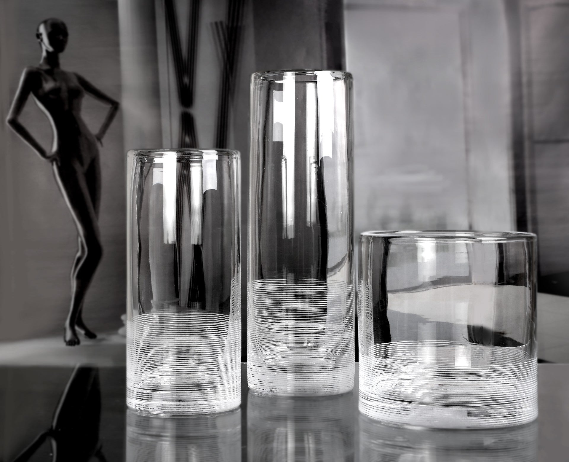 Sophisticated Glass Elegance: Unique Vases by Wrześniak Glassworks