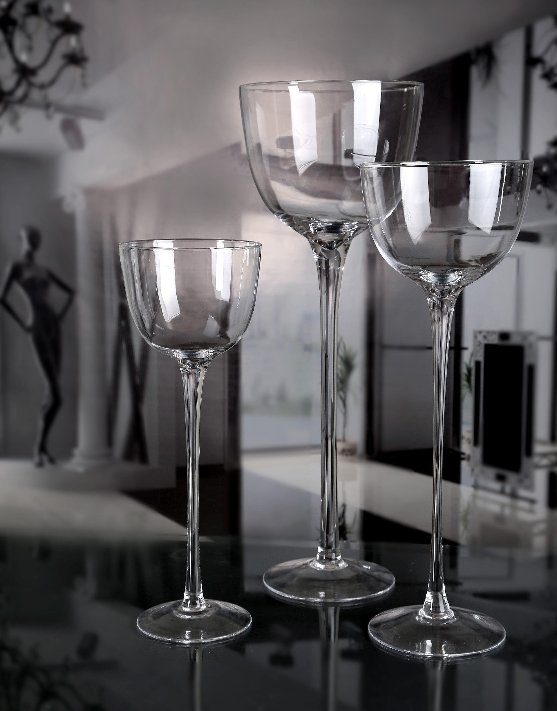 Sophisticated Glass Elegance: Unique Vases by Wrześniak Glassworks