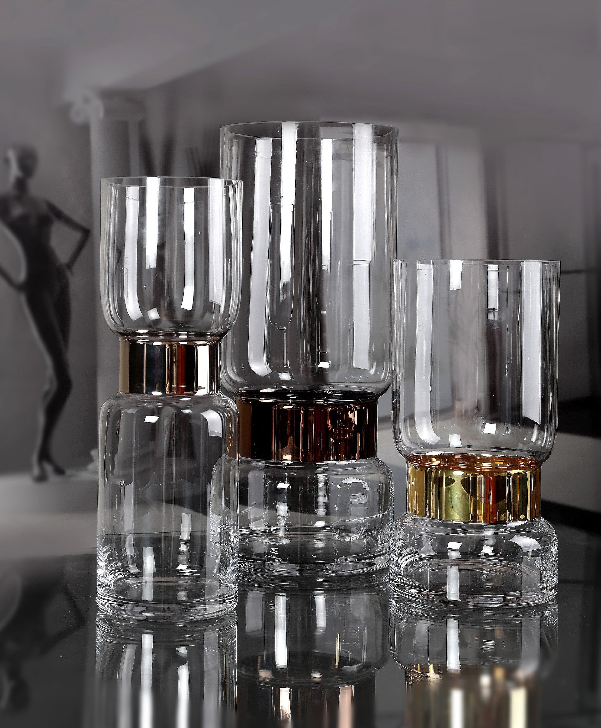 Sophisticated Glass Elegance: Unique Vases by Wrześniak Glassworks
